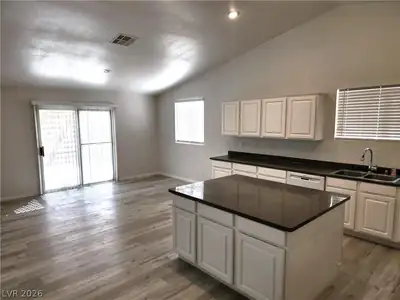 517 Pearberry Avenue Kitchen