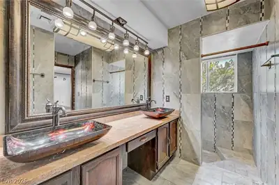 6975 Obannon Drive Primary Bathroom