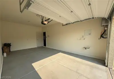 1170 King Lark Street, Henderson, NV 89011 Garage