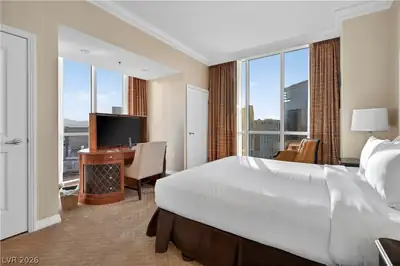 125 East Harmon Avenue 3301 & 3303 Primary Bedroom