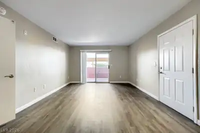 8101 West Flamingo Road 1024 Living Room