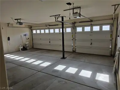 9739 Fox Estate Street, Las Vegas, NV 89141 Garage