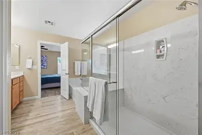 7852 Hamilton Pool Drive, Las Vegas, NV 89113 Primary Bathroom