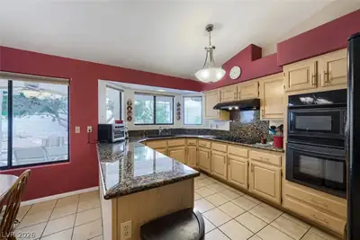 9536 Cliff View Way, Las Vegas, NV 89117 Kitchen