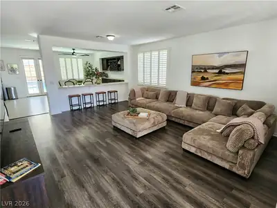 2743 Peekskill Avenue Living Room