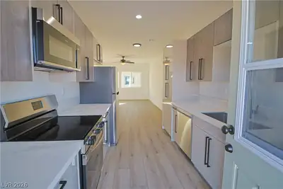 1100 Sixshooter, Pahrump, NV 89048 Kitchen