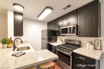 2200 South Fort Apache Road 1044, Las Vegas, NV 89117 Kitchen