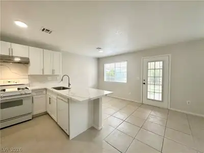 2525 Sierra Bello Avenue 103 Kitchen