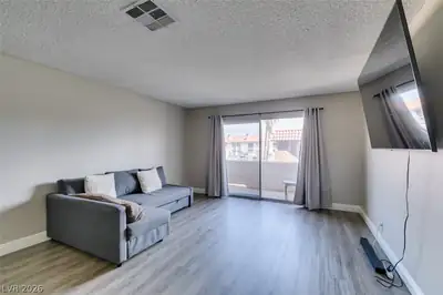 1784 Jupiter Court B Living Room