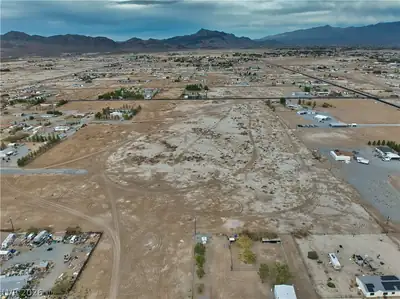 4191 West Maple Road Aerial View