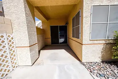 405 Mill Hollow Road Patio