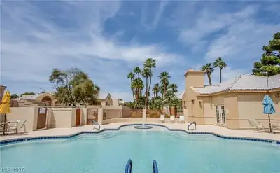 405 Mill Hollow Road Pool