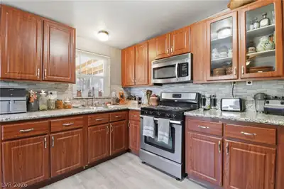 3601 Chevy Chase Avenue, Las Vegas, NV 89110 Kitchen