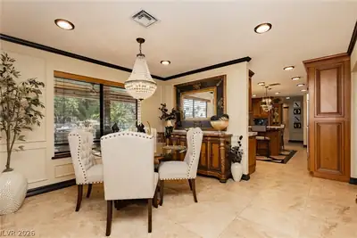 2835 South Buffalo Drive Dining Area