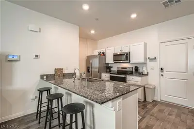 527 Clearsable Avenue, Henderson, NV 89044 Kitchen