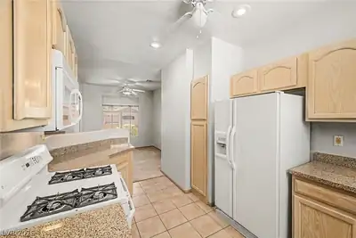 2050 West Warm Springs Road 4621 Kitchen