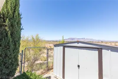 1130 East Mesquite Avenue Yard