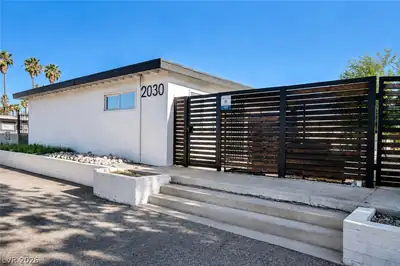 2030 Sunrise Avenue 8 Front of Structure
