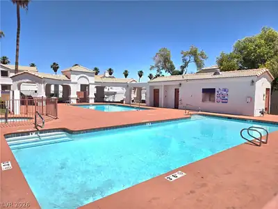 1800 Edmond Street 145 Pool
