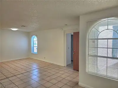 1800 Edmond Street 145 Living Room