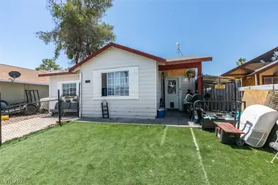 868 Shrubbery Lane, Las Vegas