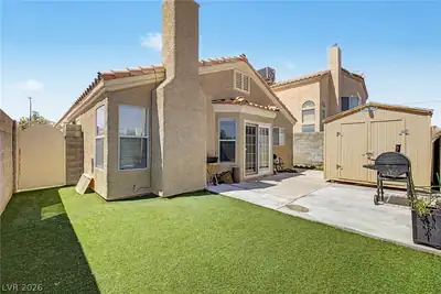 8024 Tulum Court, Las Vegas, NV 89145 Yard
