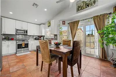 8024 Tulum Court, Las Vegas, NV 89145 Kitchen