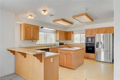 590 East Encinitas Street Kitchen