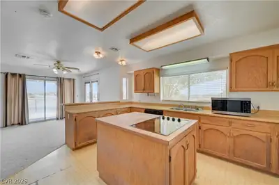 590 East Encinitas Street Kitchen