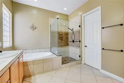 7521 Java Sparrow Street, North Las Vegas, NV 89084 Primary Bathroom