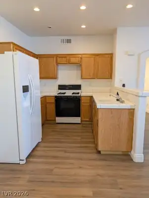 2201 Ramsgate Drive 116 Kitchen