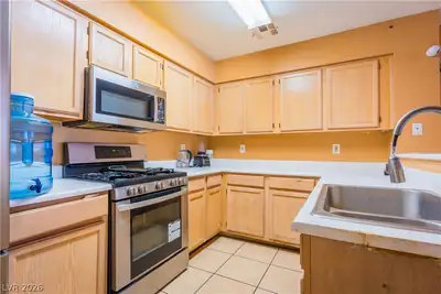 2124 Willowbury Drive B Kitchen