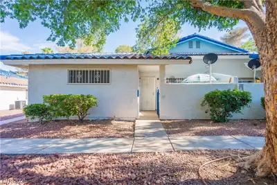 2124 Willowbury Drive B, Las Vegas