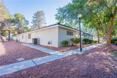 2124 Willowbury Drive B Front of Structure