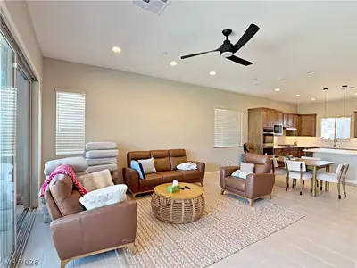 11622 Peregrine Point Court Living Room