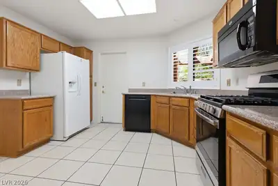 8601 Willowrich Drive, Las Vegas, NV 89134 Kitchen