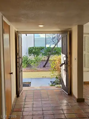3066 Conquista Court Entrance Foyer
