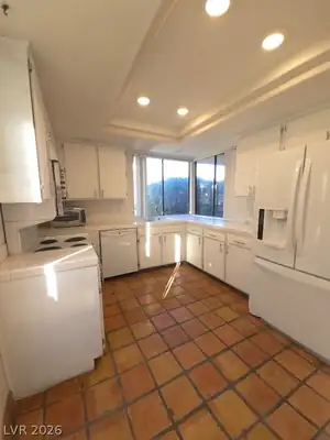 3066 Conquista Court Kitchen