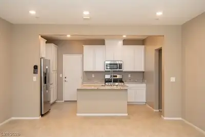 9 Alamere Falls Drive, Las Vegas, NV 89138 Kitchen