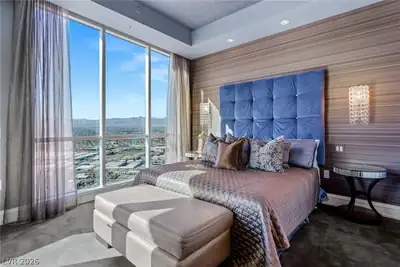 2700 Las Vegas Boulevard 4301 Bedroom