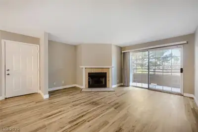 2200 South Fort Apache Road 1073 Family Room