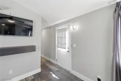 641 South Woodchips Road Living Room