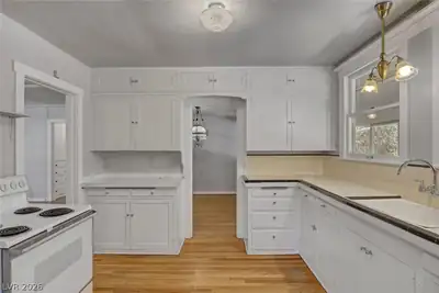 414 Ash Street, Boulder City, NV 89005 Kitchen