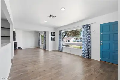 909 Canosa Avenue, Las Vegas, NV 89104 