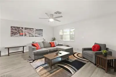615 South 10th Street Living Room