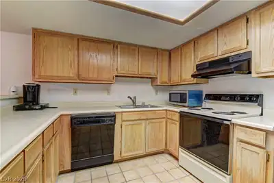 9070 Spring Mountain Road 113 Kitchen