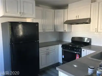 4622 Tracylynn Lane, Las Vegas, NV 89121 Kitchen