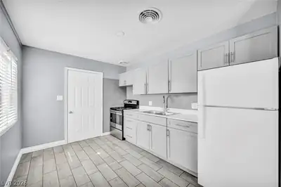 2527 Carroll Street, North Las Vegas, NV 89030 Kitchen