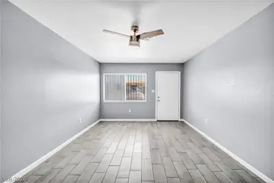 2527 Carroll Street, North Las Vegas, NV 89030 Living Room