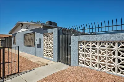 2527 Carroll Street, North Las Vegas, NV 89030 Front of Structure